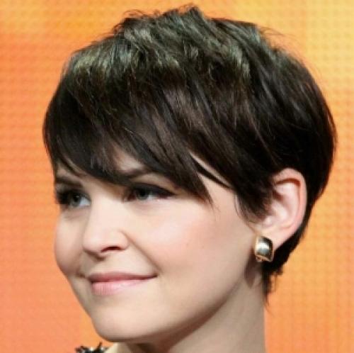 Стрижки для вьющихся волос и круглого лица. Подходящие стрижки