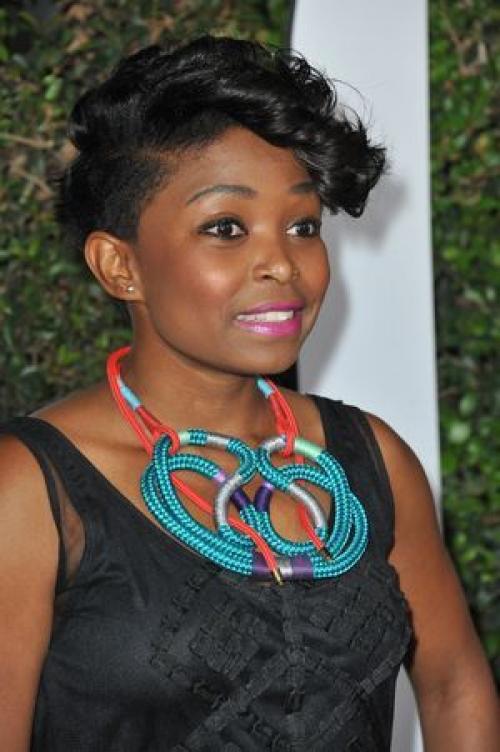 Модные стрижки для вьющихся волос 2019. Красивые стрижки на средние кудрявые волосы 2019-2020 – идеальная длина для непослушных кудряшек 04