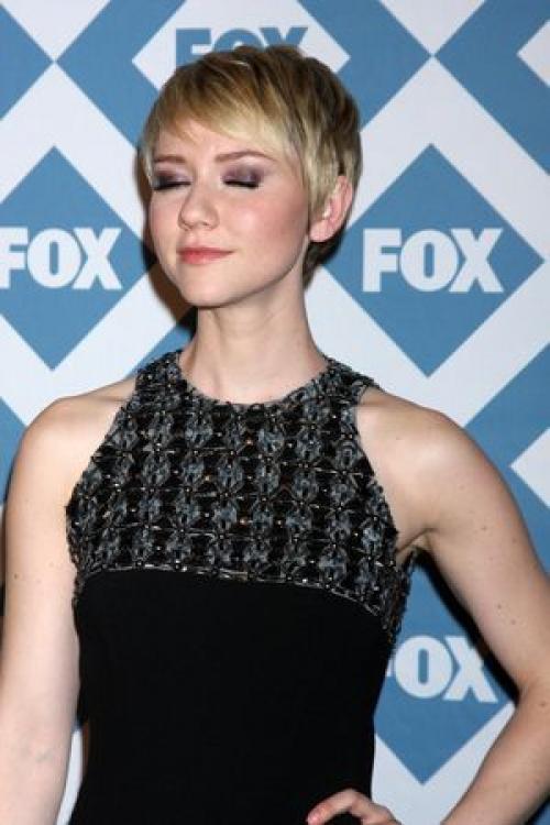 Модные стрижки для вьющихся волос 2019. Красивые стрижки на средние кудрявые волосы 2019-2020 – идеальная длина для непослушных кудряшек 02