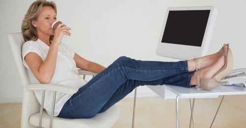 Как носить джинсы бойфренды женщинам з. Джинсовая одежда в гардеробе женщины 40 лет 21 Как носить джинсы бойфренды женщинам з. Джинсовая одежда в гардеробе женщины 40 лет 21