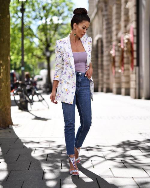 Модные джинсы для женщин з. С чем носить узкие джинсы джинсы женщинам в 40-50 лет весной и летом