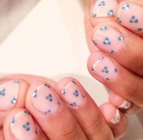 Маникюр учителя в школе. Модные тенденции 2019 в маникюре на 1 сентября