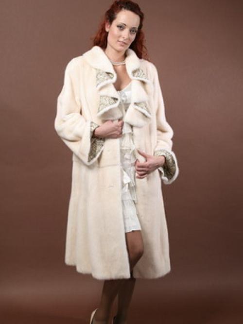 Модные меховые пальто 2019. Стильные фасоны для грядущих холодов 18 Модные меховые пальто 2019. Стильные фасоны для грядущих холодов 18