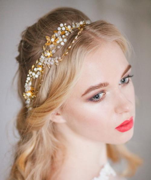 Как заколоть волосы средней длины без челки. Подстегни фолликулы! 03