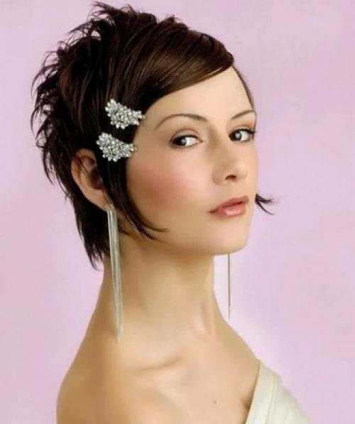 Как заколоть волосы средней длины без челки. Подстегни фолликулы! 07