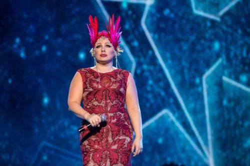 Нелепые наряды российских звезд. Костюм пчеловода, Арлекин и другие нелепые наряды российских звёзд 2020 года 28 Нелепые наряды российских звезд. Костюм пчеловода, Арлекин и другие нелепые наряды российских звёзд 2020 года 28