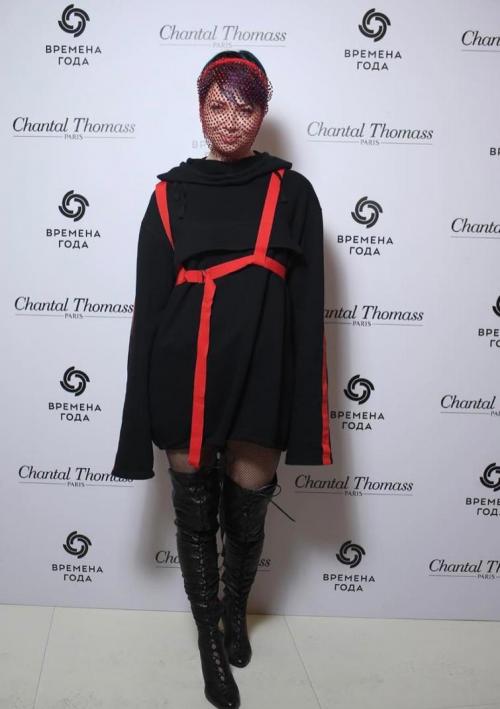 Нелепые наряды российских звезд. Костюм пчеловода, Арлекин и другие нелепые наряды российских звёзд 2020 года 03 Нелепые наряды российских звезд. Костюм пчеловода, Арлекин и другие нелепые наряды российских звёзд 2020 года 03