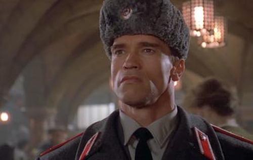 Нелепые наряды российских звезд. Костюм пчеловода, Арлекин и другие нелепые наряды российских звёзд 2020 года