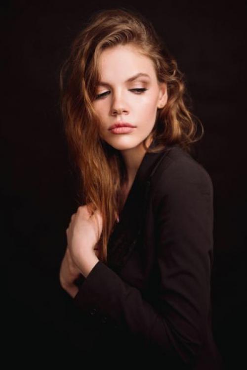 Как с помощью макияжа убрать нависшее веко. Макияж для нависшего века: главные правила