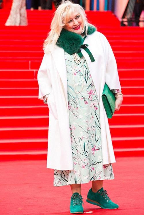 Нелепые наряды российских звезд. Костюм пчеловода, Арлекин и другие нелепые наряды российских звёзд 2020 года 08 Нелепые наряды российских звезд. Костюм пчеловода, Арлекин и другие нелепые наряды российских звёзд 2020 года 08