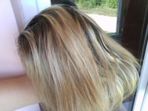 Как покрасить корни после мелирования. Мелирование на отросшие корни – фото, отзывы, цены, плюсы и минусы