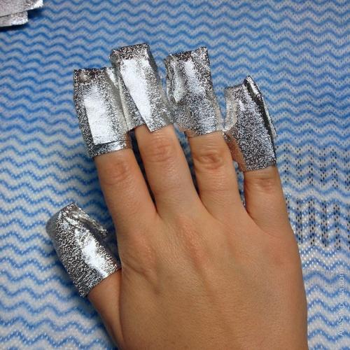 Как часто можно менять гель-лак. Техника снятия гелевого лака