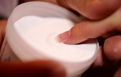 Выравнивание ногтевой пластины акриловой пудрой. Пудра для укрепления ногтей: показания к процедуре