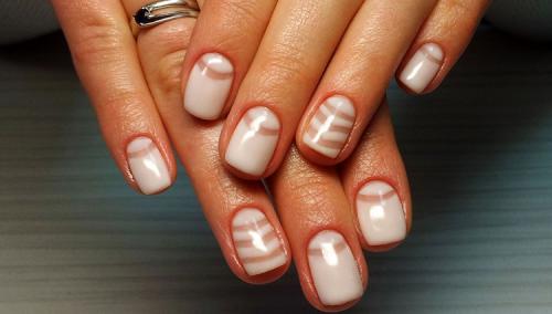 Стоимость маникюра гель-лаком. Сколько в среднем стоит маникюр гель лаком в салоне?