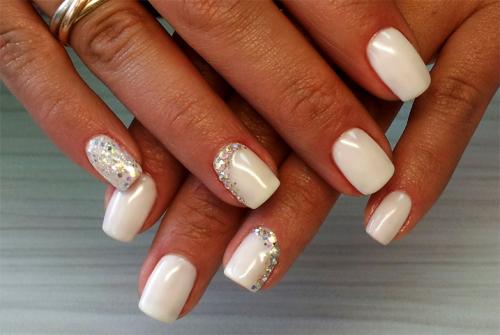 Стоимость маникюра гель-лаком. Сколько в среднем стоит маникюр гель лаком в салоне?