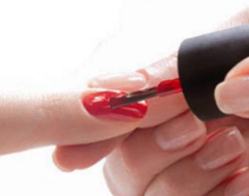 Стоимость маникюра гель-лаком. Сколько в среднем стоит маникюр гель лаком в салоне?