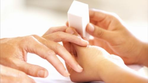 Долго делаю маникюр. Как сделать маникюр, который будет долго держаться на ногтях