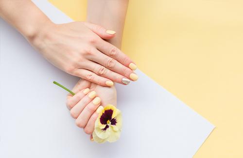 Как ускорить время маникюра. Поговорим о том, как мастеру ногтевого сервиса ускорить свою работу, но не потерять в качестве. Реально ли это? Ответ: да, если вы возьмете на заметку несложные советы и сделаете их правилом в своей ежедневной практике.