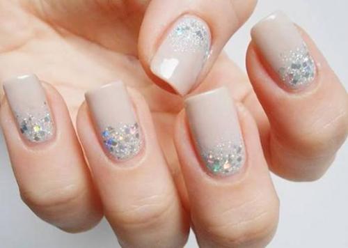 Маникюр который не видно, как отрастает. Маникюр, который долго не нуждается в коррекции: новые идеи