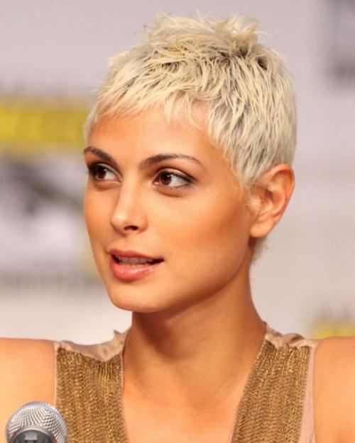 Из длинных волос в короткую стрижку. Короткие волосы без стрижки: узнай, как! 16 Из длинных волос в короткую стрижку. Короткие волосы без стрижки: узнай, как! 16