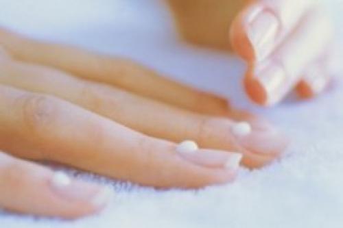 Гель лаки в один слой. Технология нанесения гель лака в домашних условиях