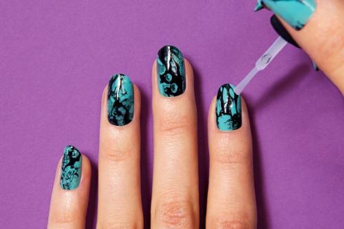 Покрытие гель-лаком для начинающих пошагово. Как сделать ногти гель-лаком в домашних условиях? Необходимые инструменты, пошаговая инструкция нанесения, снятие покрытия. Советы по выполнению маникюра