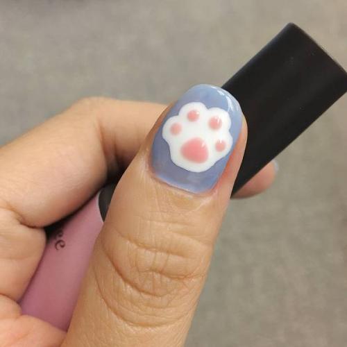 Маникюр с кошками на ногтях