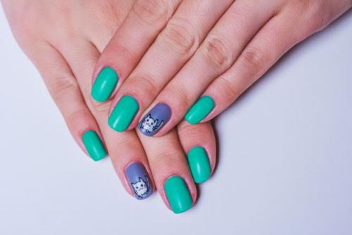 Маникюр с кошками на ногтях