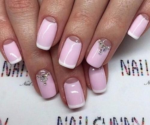 Дизайн ногтей белый с розовым. В белоснежном облачении