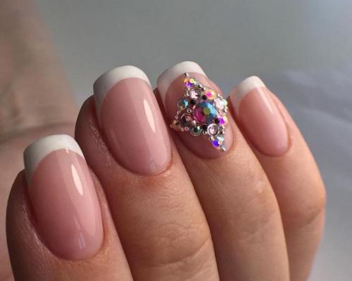 Маникюр весна-лето 2019 френч. Маникюр на лето 2019: виды французского маникюра