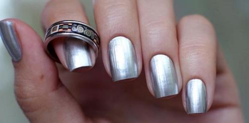 Серебристый лак. Серебристый маникюр: 50 идей модного дизайна 2019