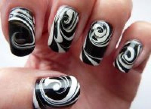 Маникюр к черному платью с пайетками. Маникюр под бежевое платье