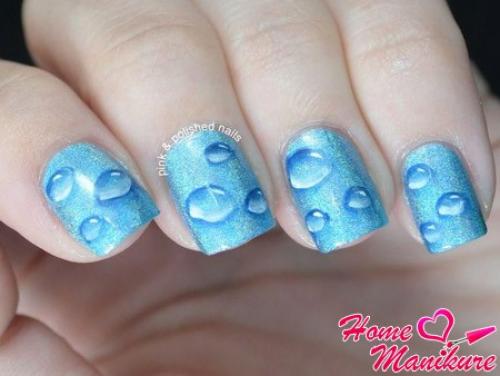 Стекающие капли на ногтях. Неповторимая свежесть маникюра с капельками