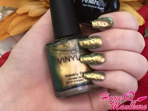 Стекающие капли на ногтях. Неповторимая свежесть маникюра с капельками