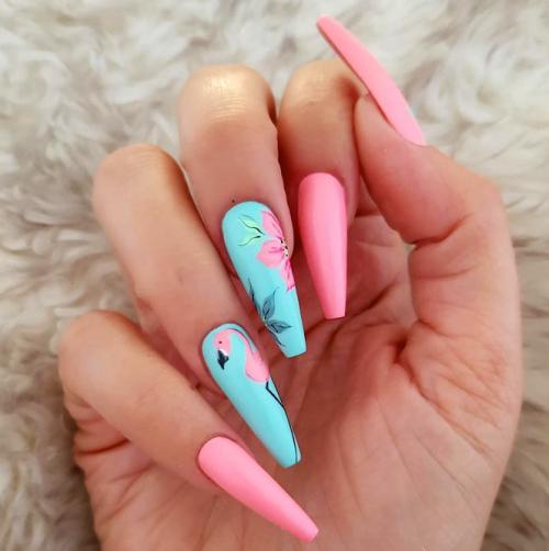 Красивый маникюр на море. Морской маникюр с тропическими цветами