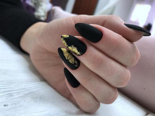 Черно розовый маникюр матовый. Лучшие комбинации черного матового лака