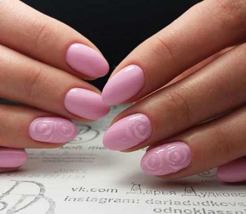 Маникюр акцент на безымянном пальце. Розовый маникюр с акцентом на безымянный палец: воплощение нежности