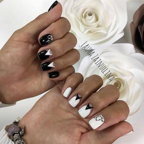 Разные руки сразу два маникюра. «Разные руки»: когда не можете выбрать между двумя дизайнами