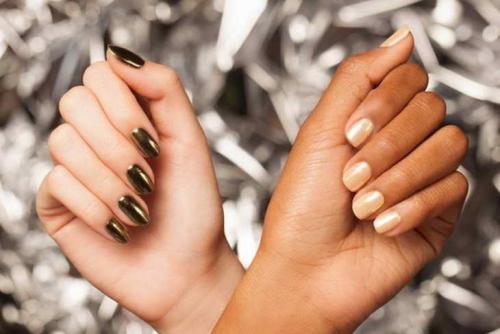 Маникюр в пастельных тонах с втиркой. Особенности маникюра с втиркой