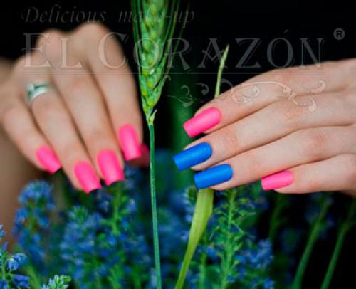 Маникюр с разными цветами на разных руках. Маникюр из двух цветов: 50 лучших идей