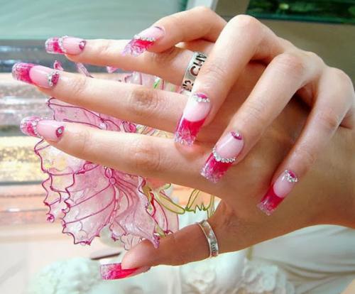 Французский маникюр со стразами на безымянном пальце. Френч со стразами —, как сделать?