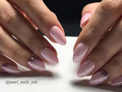 Маникюр акцент на безымянном пальце. Розовый маникюр с акцентом на безымянный палец: воплощение нежности