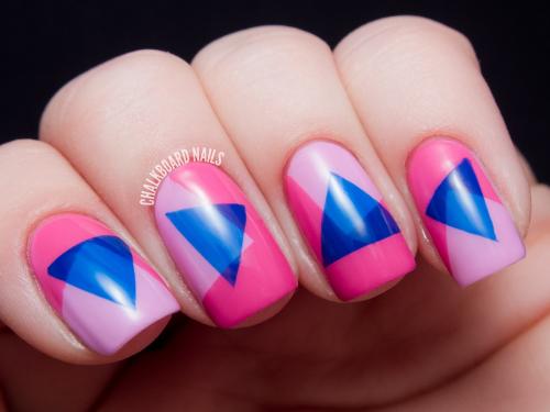 Геометрический маникюр гель лаком. «Помощники» в создании геометрического маникюра