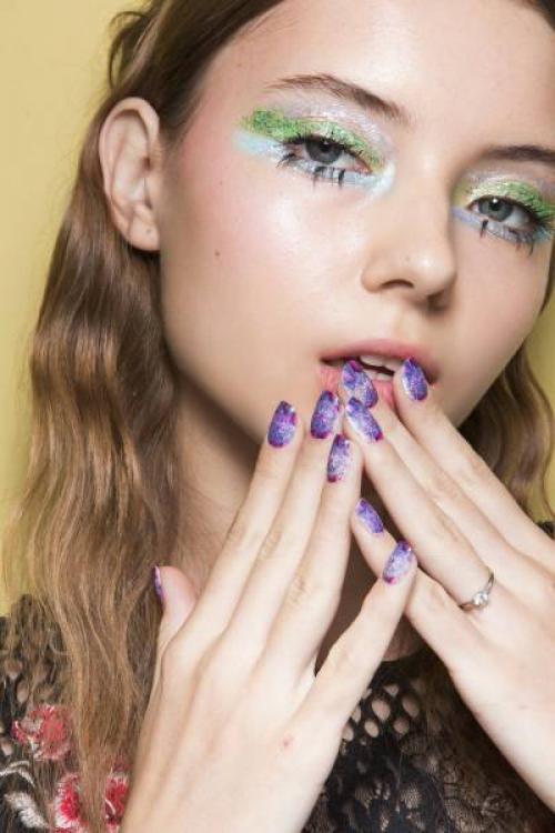 Маникюр с днем рождения. Идеи маникюра ко дню рождения: тренды 2019