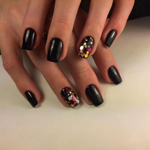 Однотонный маникюр 2019: фото новинок и тенденций