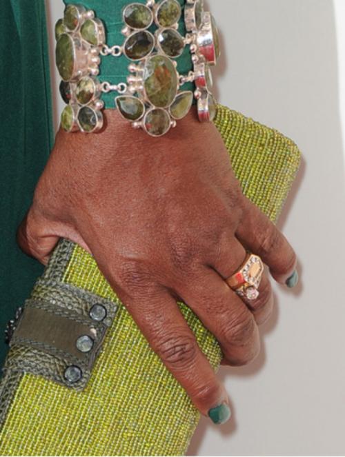 Маникюр под бирюзовое платье. Какой должен быть цвет ногтей к бирюзовому платью 13