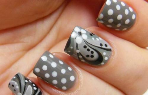 Какой маникюр подойдет к синему платью. Как подобрать цвет маникюра к синему платью?