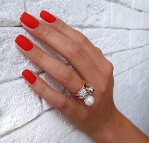 Однотонный маникюр 2019-2020 на любой вкус: идеи, цвета, фактуры стильного нейл-арта