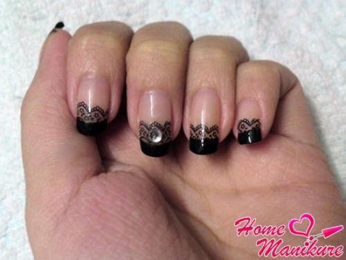 Черно белый френч на ногтях. Игра черного и белого во французском маникюре