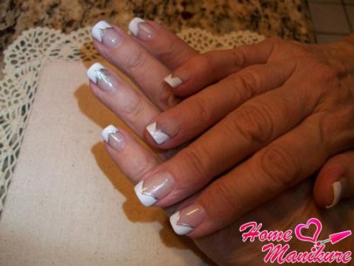 Черно белый френч на ногтях. Игра черного и белого во французском маникюре